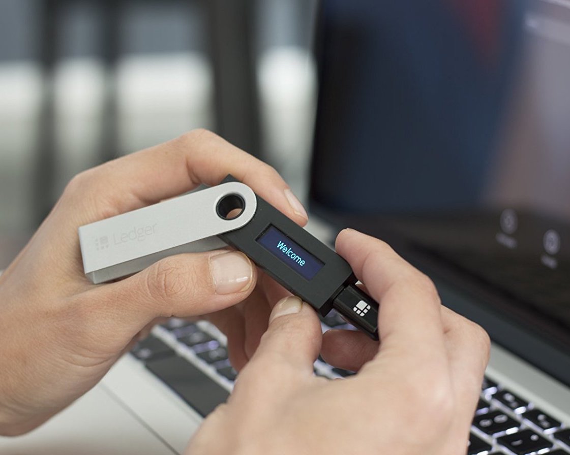 Crypto hardware wallet | CryptoRunner